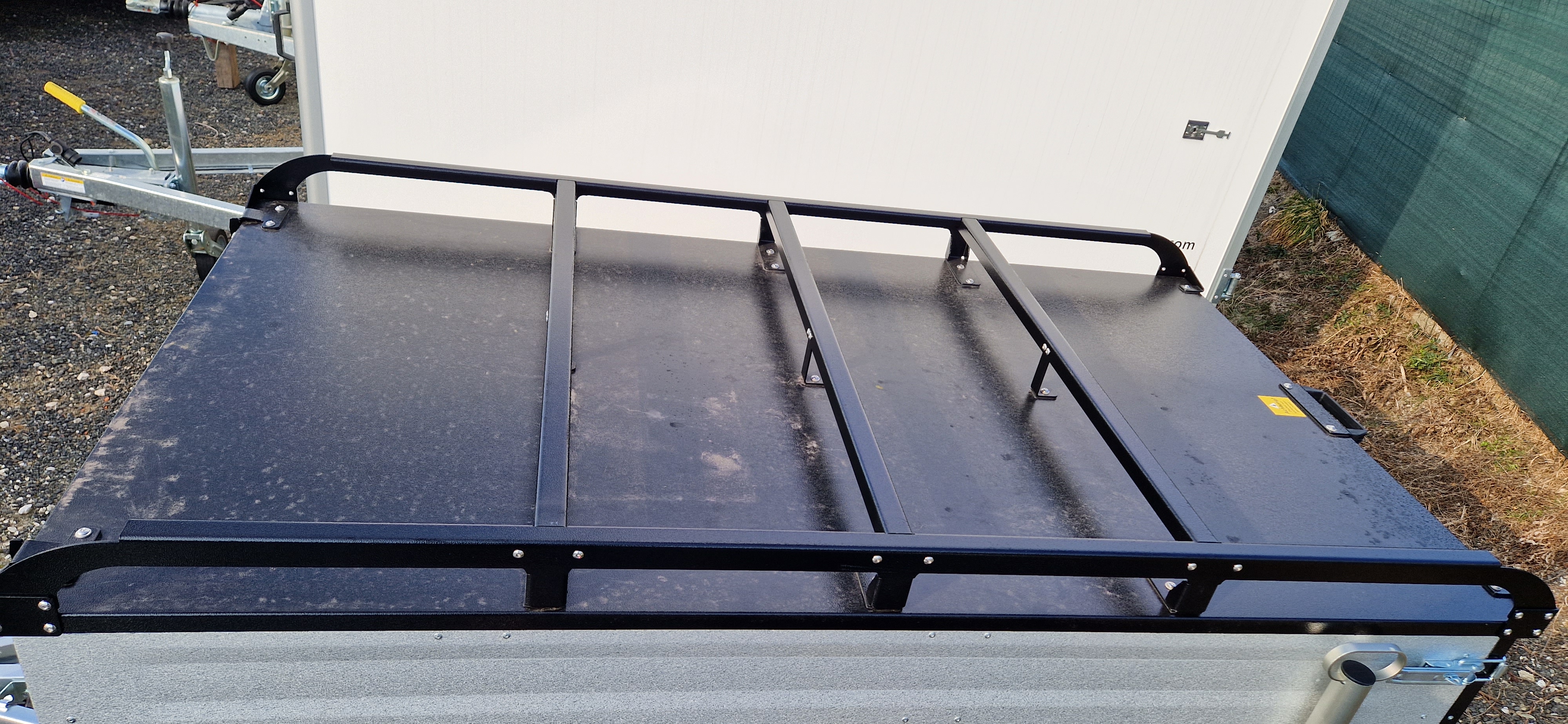 PKW-Anhänger, Deckelanhänger-Kofferanhänger HP 2512 U72, 750 kg ungebremst, 2470 x 1280 x 780 mm, inkl. Deckel versperrbar